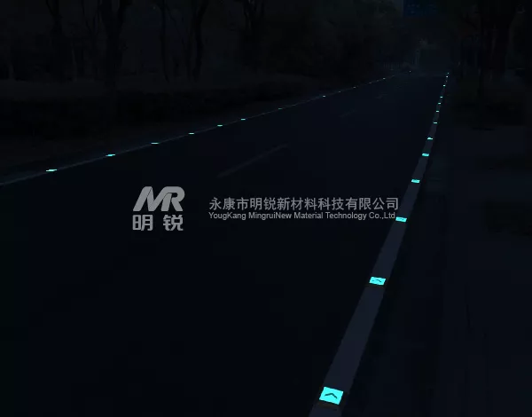 无机自发光道钉:全天候道路安全指引的革新之选